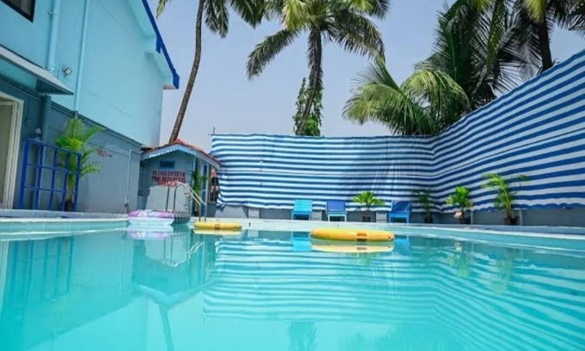 Candolim Hotel | Holiday Beach Resort