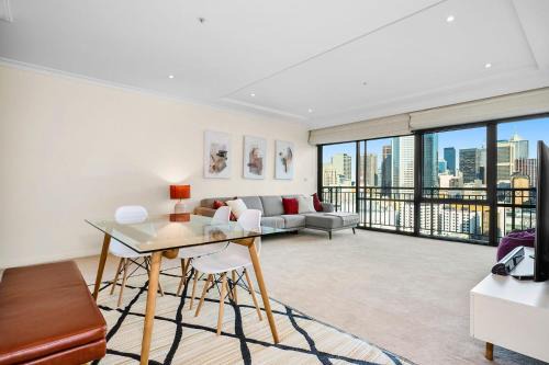 Chinatown Apartment | Horizon on Russell CBD Living with Pool, Gym & Access
