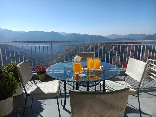 Shimla Apartment | Hostie Dale View North - Designer 3BR Retreat with Epic Balcony & Pahari Meals