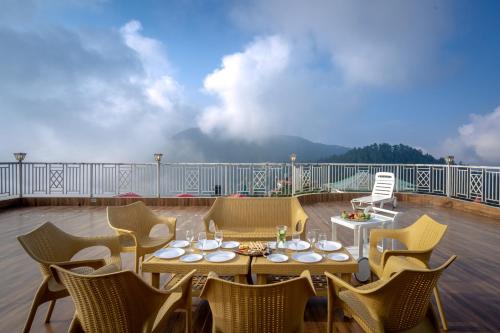 Mashobra Apartment | Hostie Mystica Luxe - Private 5BR Sky-Villa with huge terrace & valley view