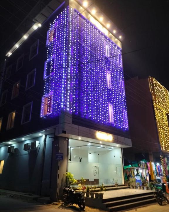 Zirakpur Hotel | Hotel 67