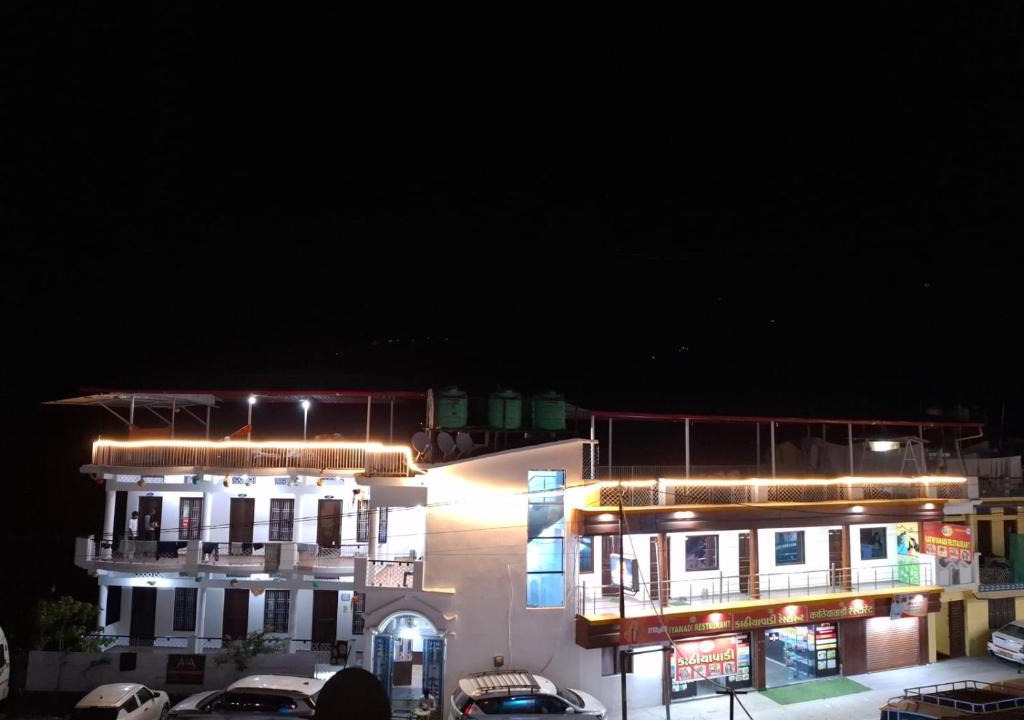 Narainkoti Hotel | Hotel AAA And Restaurant