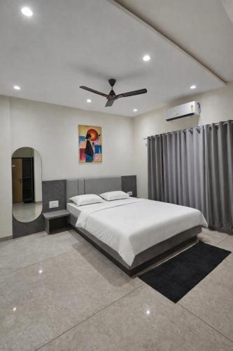 Shani Shingnapur Hotel | Hotel Abhishek Pride