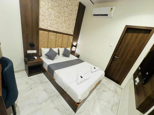 Sakinaka Hotel | Hotel Amazing - Asalpha Metro Station