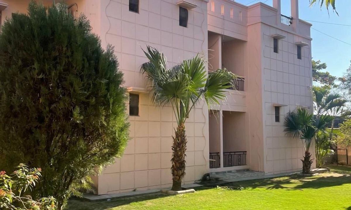 Abu Road Hotel | Hotel Ambika
