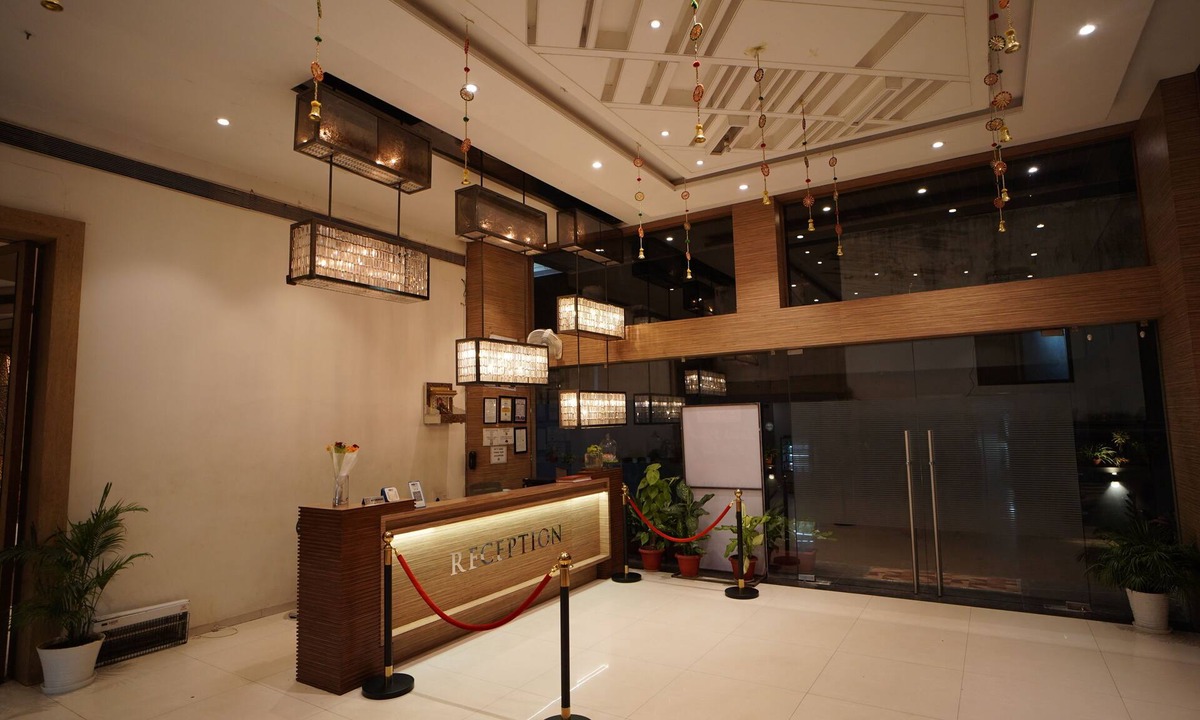 Rajnandgaon Hotel | Hotel Amora