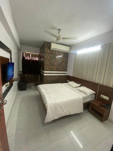 Ahmedabad Hotel | Hotel Anand Palace Inn