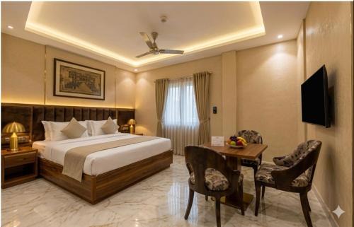 Sainik Farm Hotel | Hotel Ashirwad Near RDC Ambedkar Road