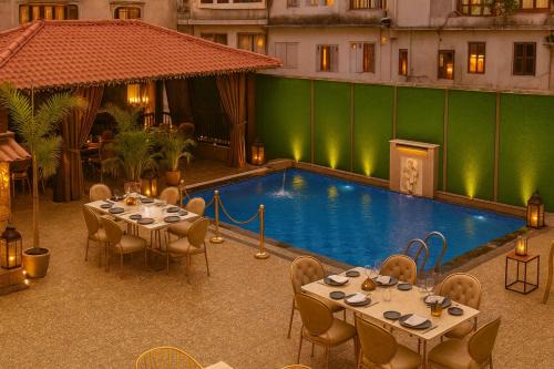 Udaipur Hotel | Hotel Bhagwati grand with rooftop swimming pool