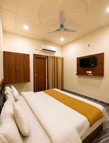 Vrindavan Hotel | Hotel Brij Stay - Vrindavan #Near Prem Mandir #Peacefully Located Away From Crowds #AC Rooms #Parking