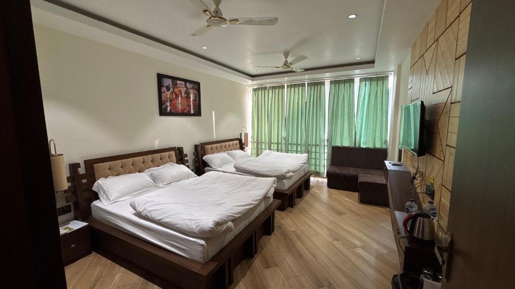 Haldwani Hotel | Hotel Buransh