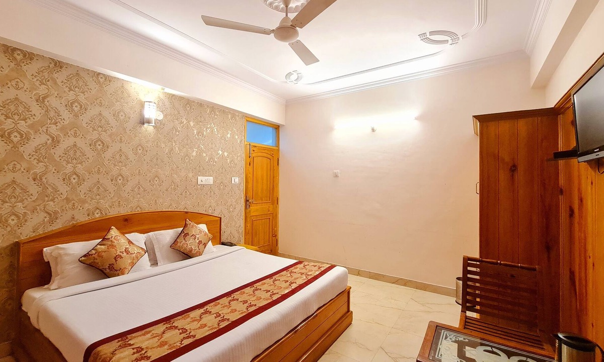 Jadrangal Hotel | Hotel Chand Himalayan Brothers