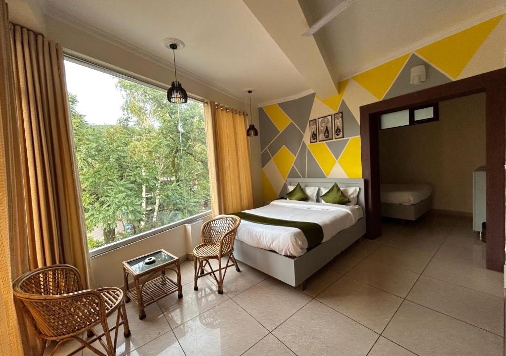 Bullawala Hotel | Hotel Clover Inn malsi