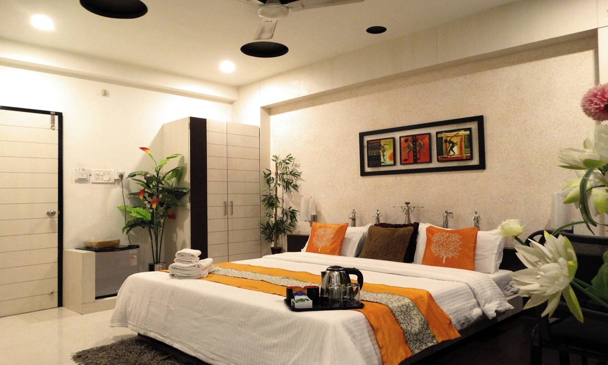 Rajkot Hotel | Hotel Crown