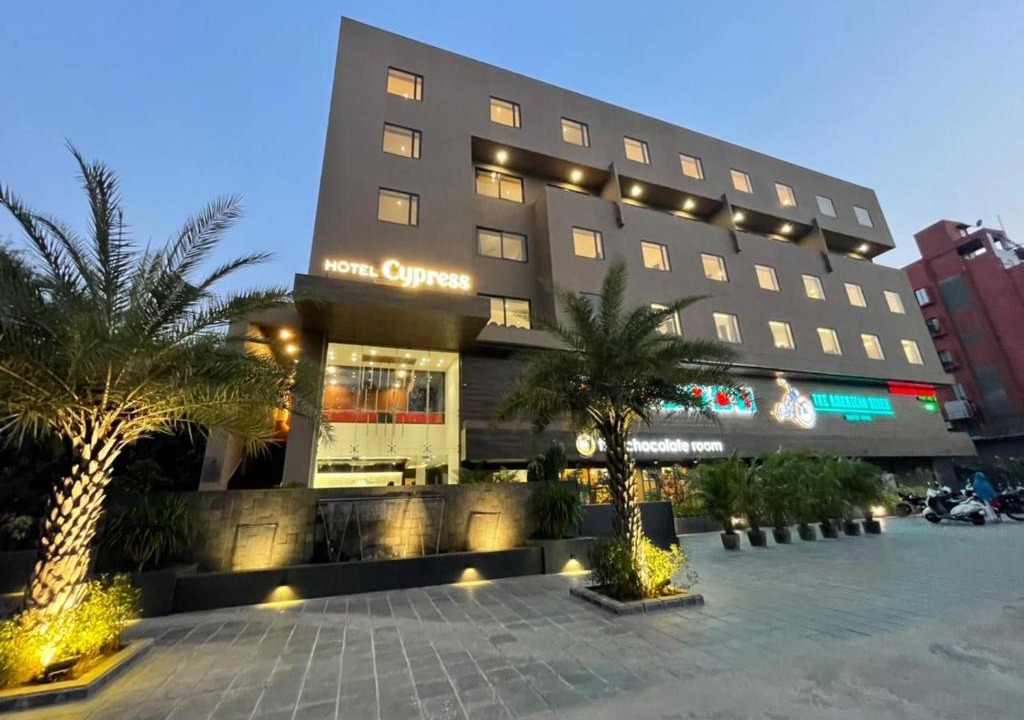 Nadiad Hotel | HOTEL CYPRESS