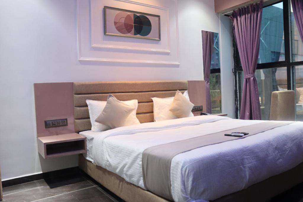 Surat Hotel | Hotel Czar Inn