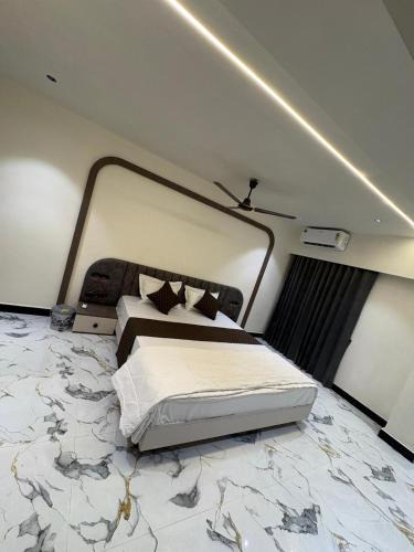 Junagadh Hotel | Hotel D Lite Inn
