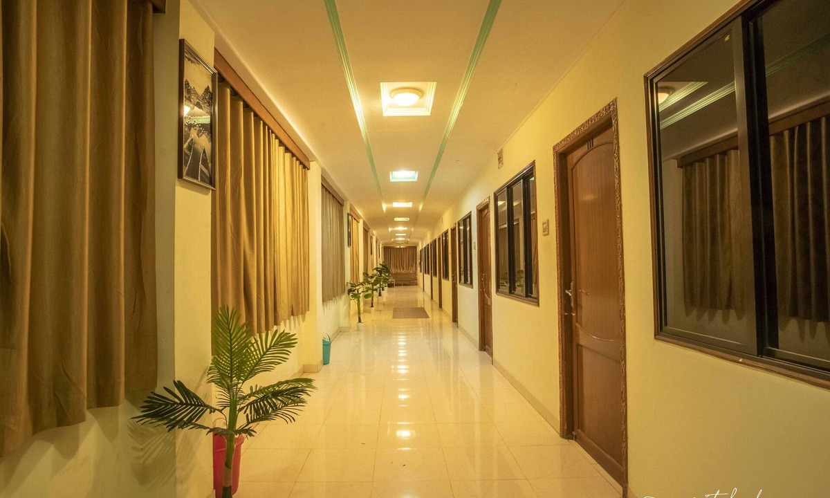 Bhuj Hotel | Hotel Dollar