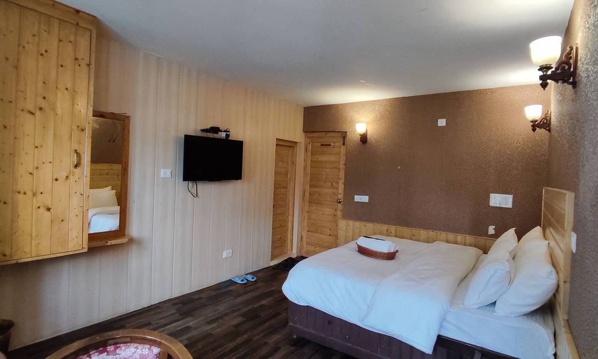 Laripora Hotel | Hotel Fifth Season - Pahalgam