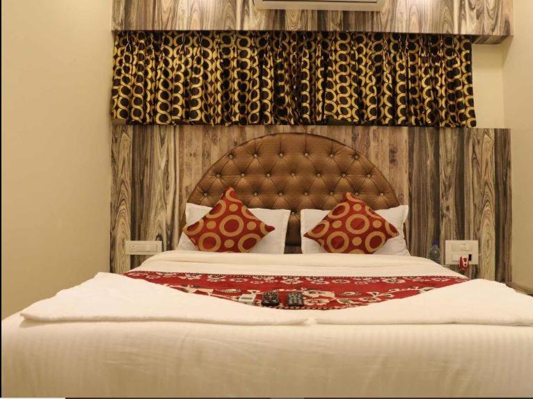 Jogeshwari West Hotel | Hotel Golden Inn