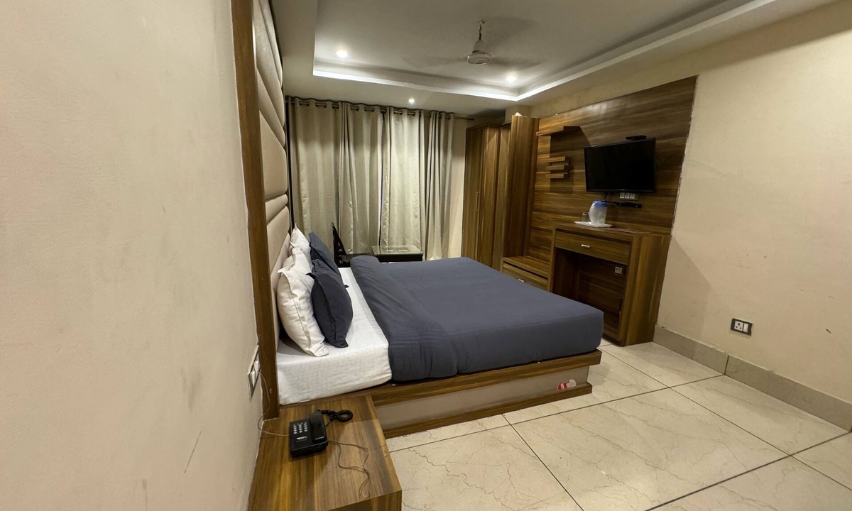 Jwalapur Hotel | Hotel Green Leaf By T And M Hotels