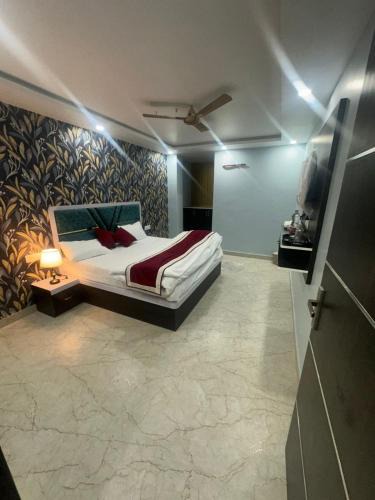 Kanpur Hotel | Hotel Highway Crown
