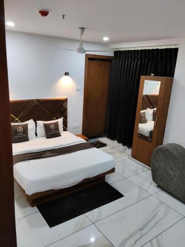 Surat Hotel | Hotel Infinity In