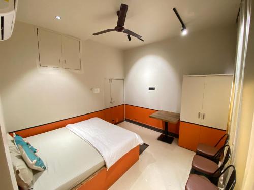 Chhuikhadan Hotel | Hotel Jain's Inn
