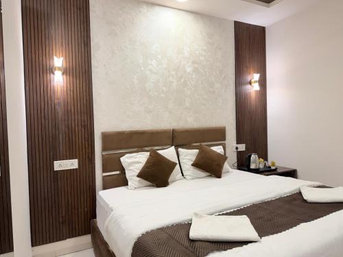 Indore Hotel | Hotel Kiwi Inn Vijaynagar Scheme 78