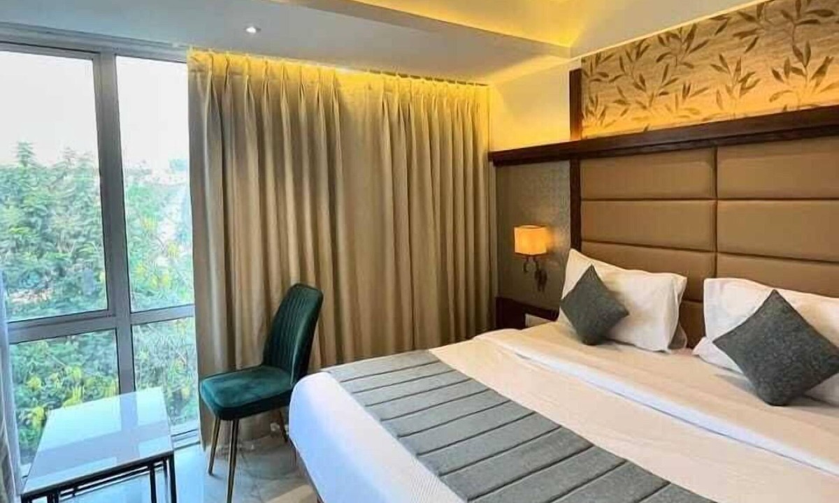 Thane West Hotel | Hotel La Dahlia