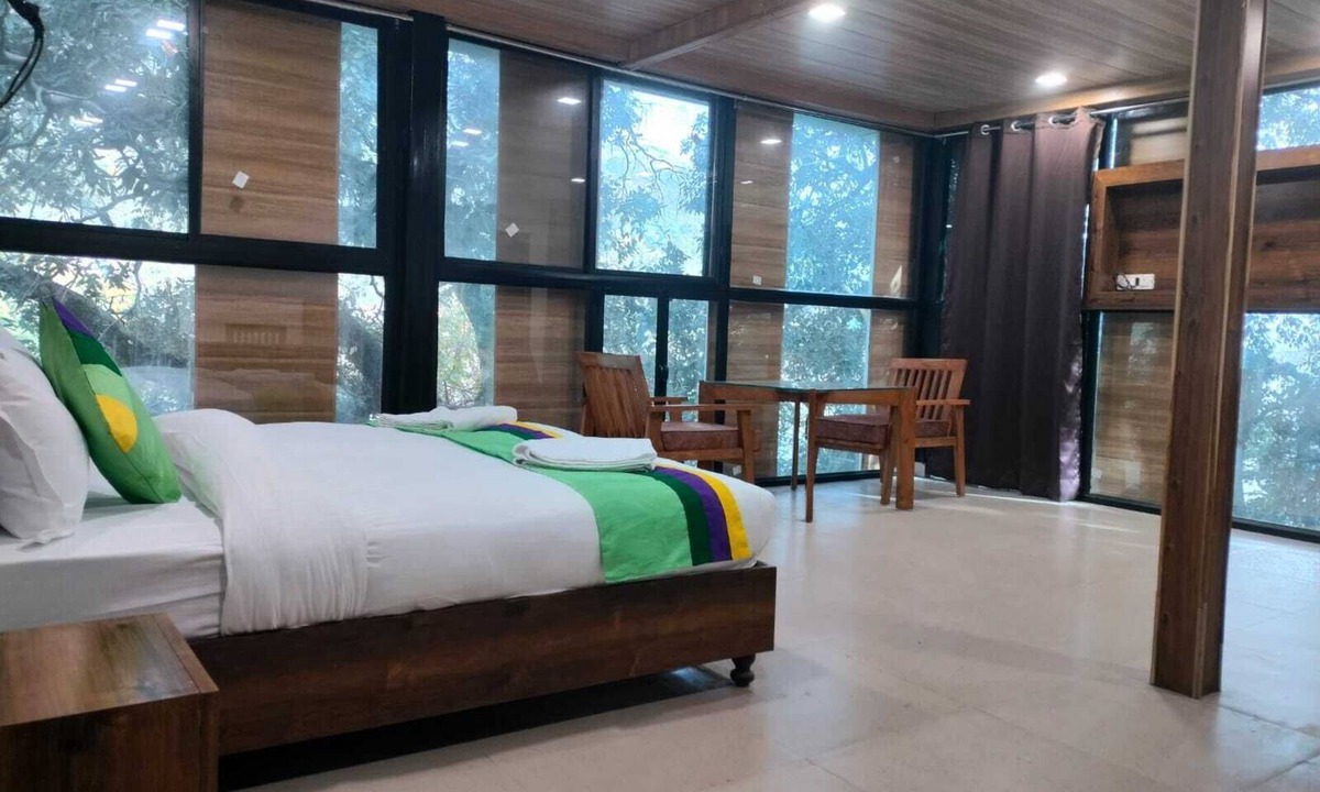 Bhimtal Hotel | Hotel Lake In Tree