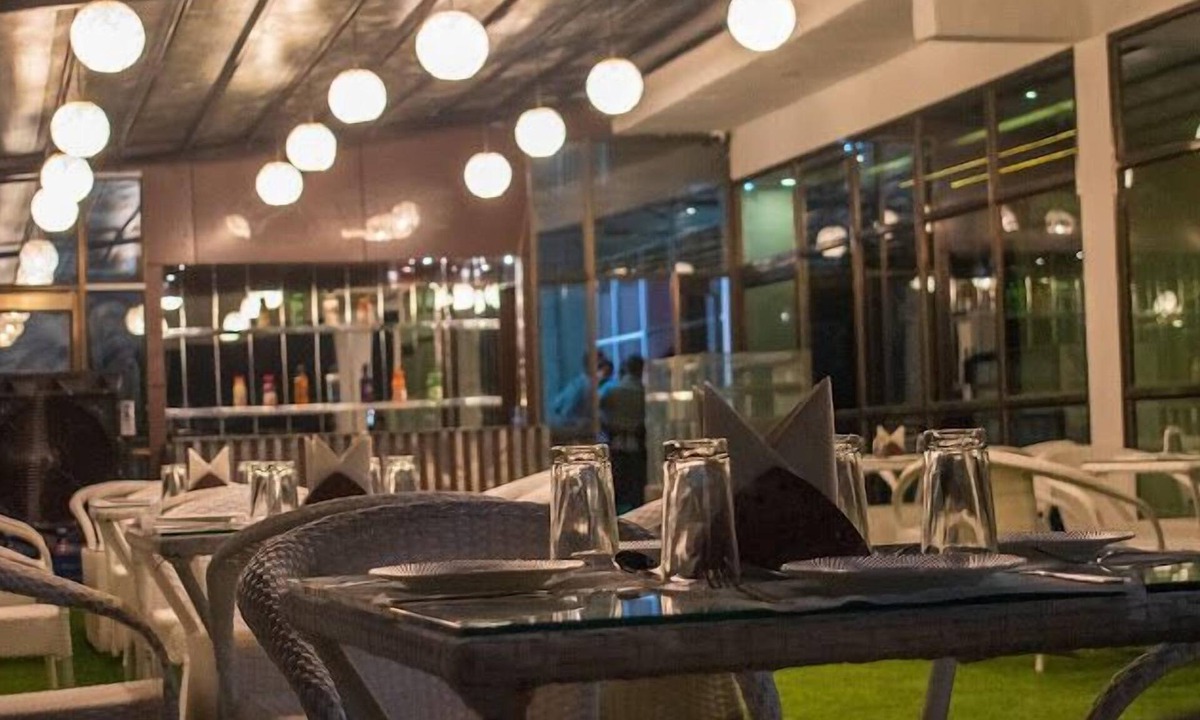 Chhatarpur Hotel | Hotel Lakeview