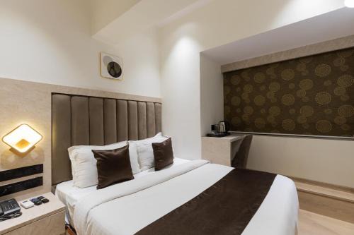 Andheri Hotel | Hotel Larmont Luxury