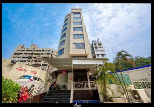 Malad East Hotel | Hotel Lucky Near Nesco