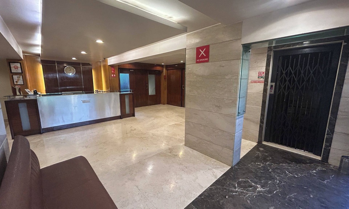 Malad East Hotel | Hotel Lucky Nesco Goregaon