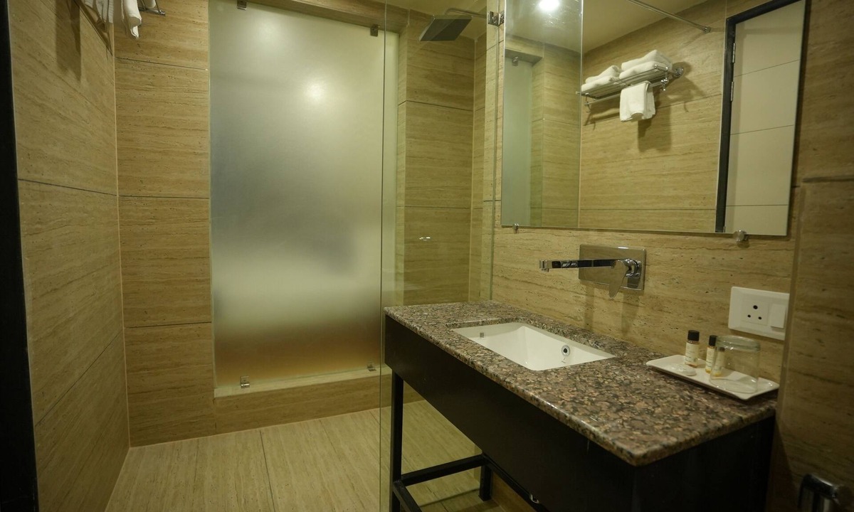 Ambikapur Hotel | Hotel Makhan Vihar