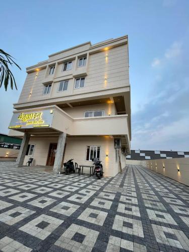 Nashik Hotel | Hotel Manjula Inn