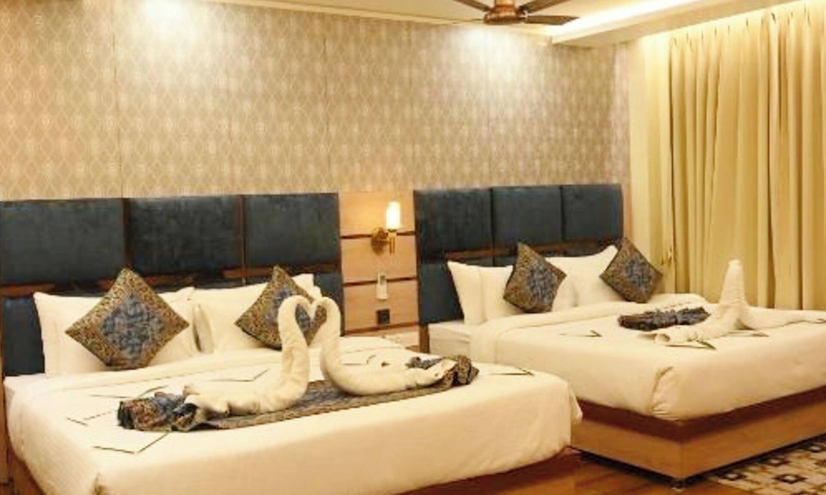 Kakarmatha Hotel | Hotel Mantavya Varanasi