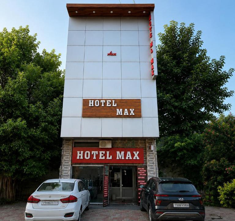 Jalandhar Hotel | HOTEL MAX - In Budget & Comfortable Rooms - For Corporates, Couples, Families Near HMV, DAV, Grain Market, Workshop Chowk