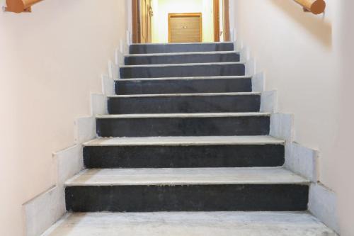 Dumdum Hotel | Hotel O Adri Hotels