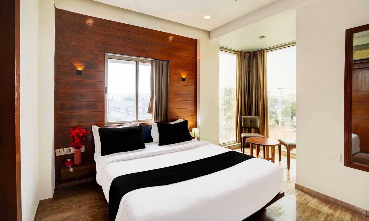 Ahmedabad House | Hotel O Airport Road