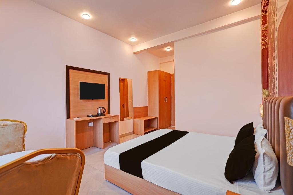 Jhansi Hotel | Hotel O Gomti Garden And Resort