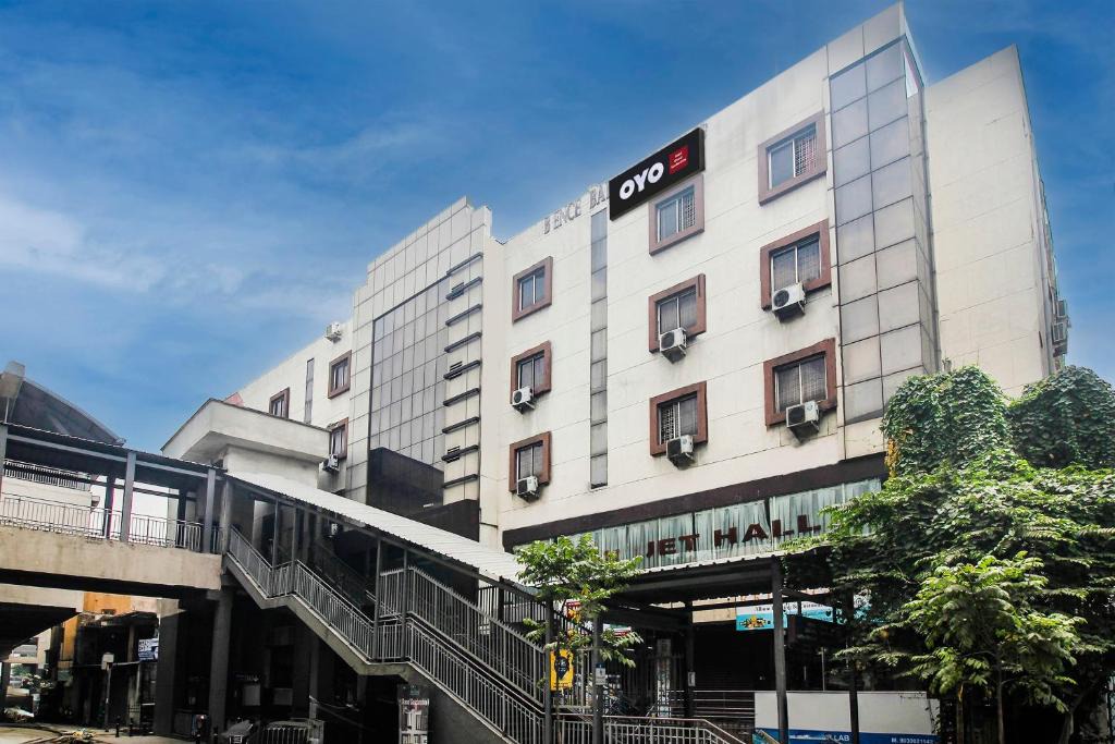 Hyderabad Hotel | Hotel O Grand Sandarshini Inn Near MGBS Bus station