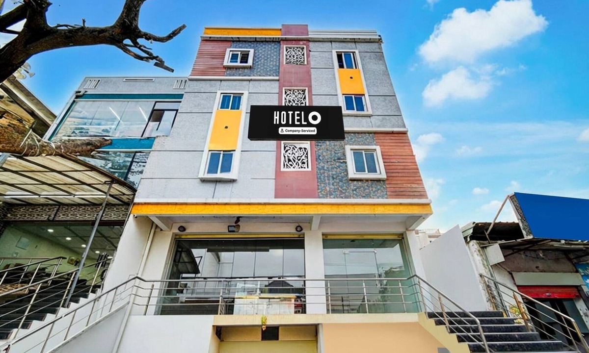 Hyderabad House | Hotel O Hafizpet Railway Station