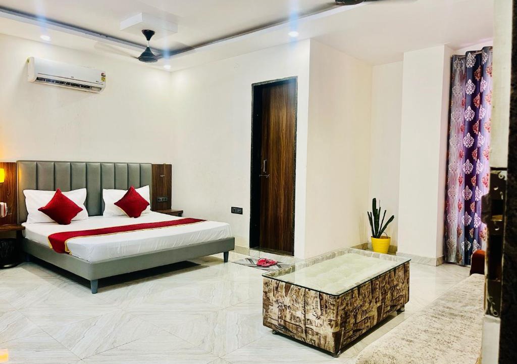 Rohtak Hotel | Hotel O Heaven