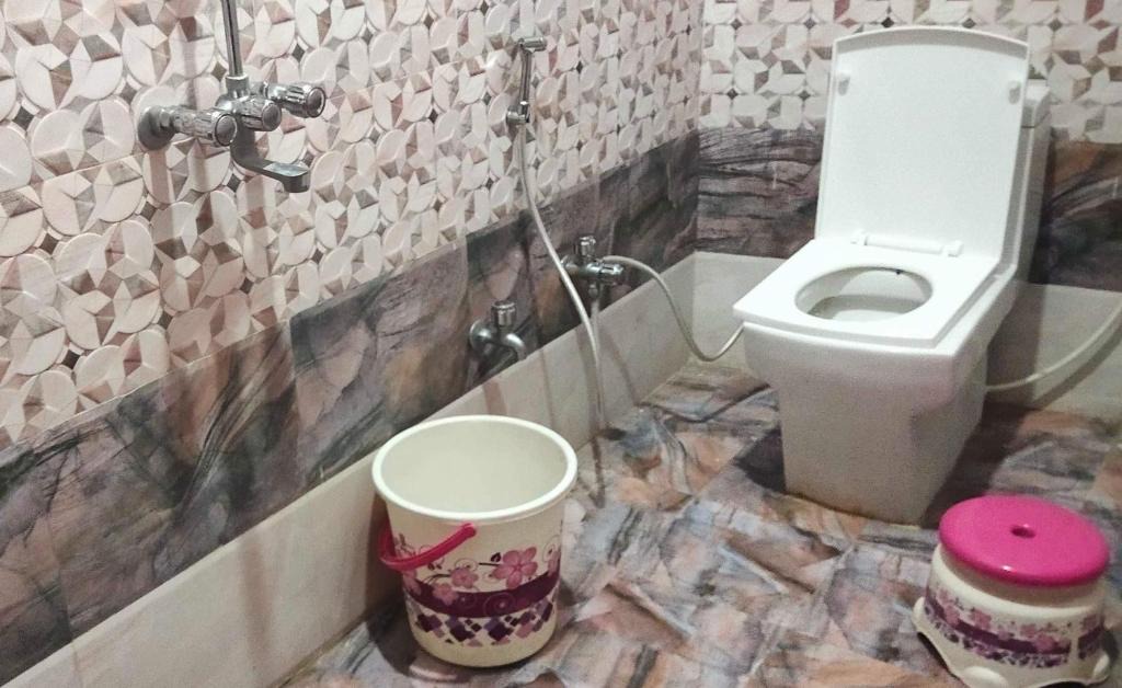 Faizabad House | Hotel O Home Shree Narayana Homestay