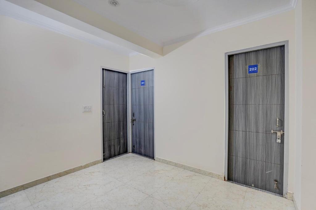 Greater Noida Hotel | Hotel O Jagdamba Homestay Hotel & Guest House