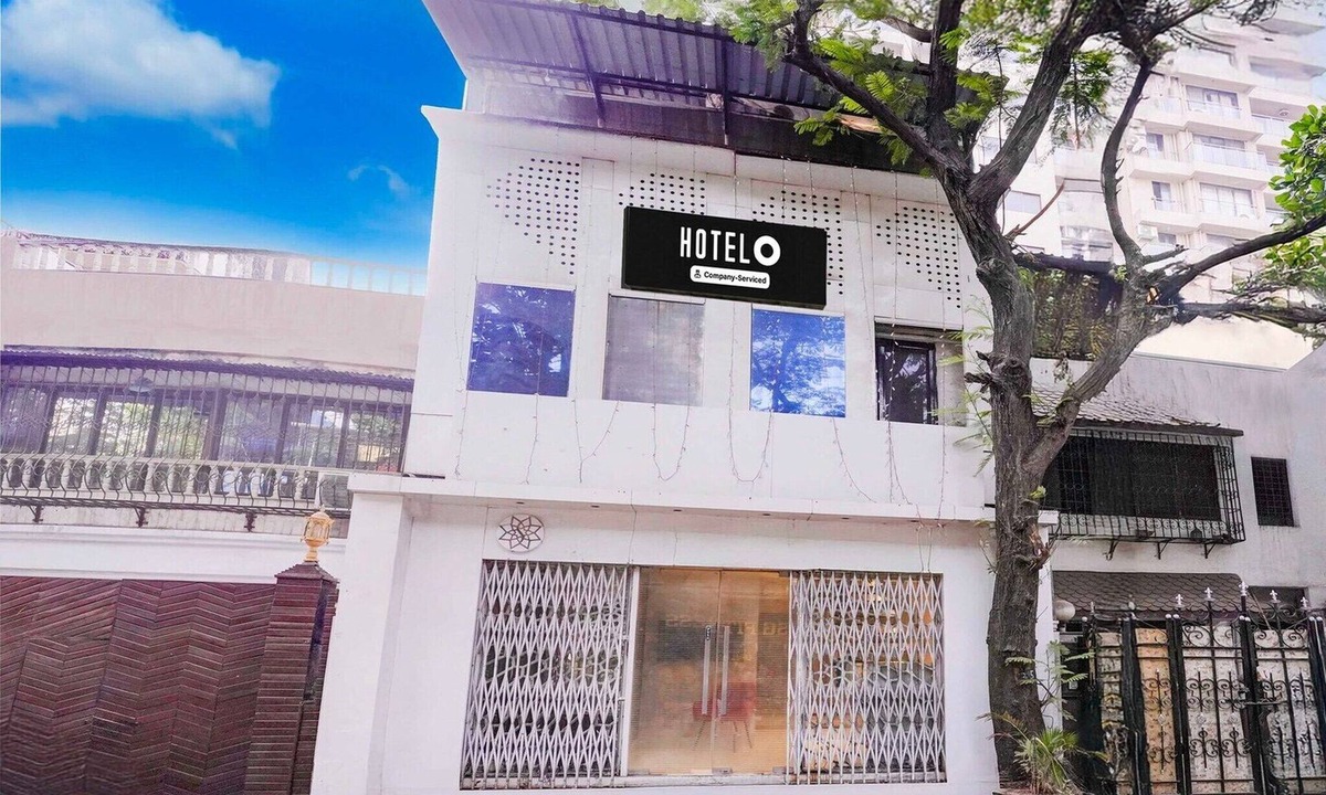 Andheri West House | Hotel O Lokhandwala Andheri West