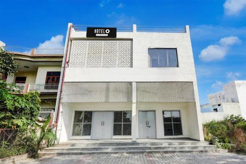Meerut Hotel | Hotel O Meerut Central College Formerly Saffron