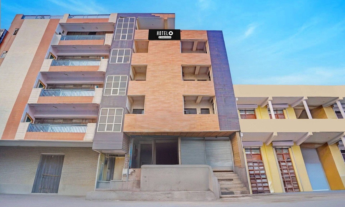 Sector 63 House | Hotel O Noida Sector 63